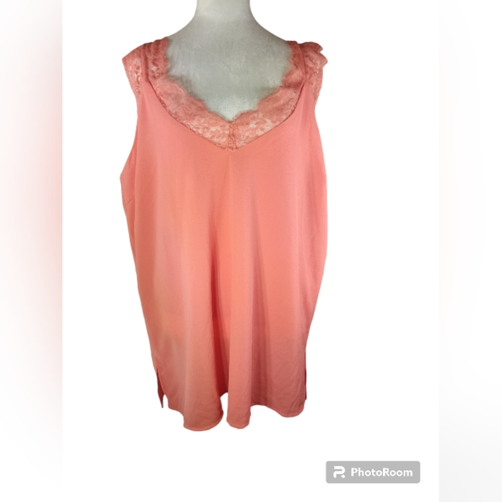 Umgee 1X Sleeveless Peach Top with Lace NWT